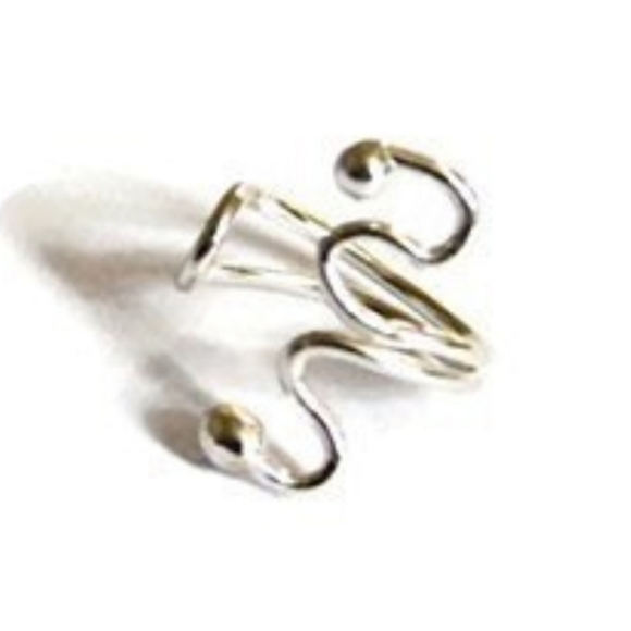 Fake Tragus Earrings - Picture 3 of 5